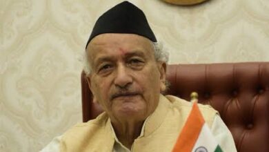 Photo of राज्य सरकार  ऐकेना, अकलूज व नातेपुतेचे नागरिकही निघाले राज्यपालांकडे..