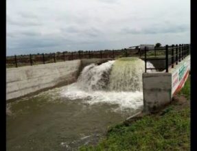 Photo of आता काय म्हणावं : अधिकार्‍यांमध्ये समन्वय नसल्याने सतरा वर्षापासून अनेक शेतकरी नुकसान भरपाईच्या प्रतीक्षेत